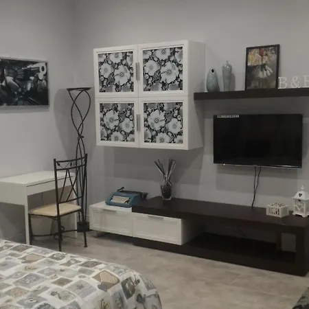 A Casa Dell'artista 3* 卡斯特尔达恰